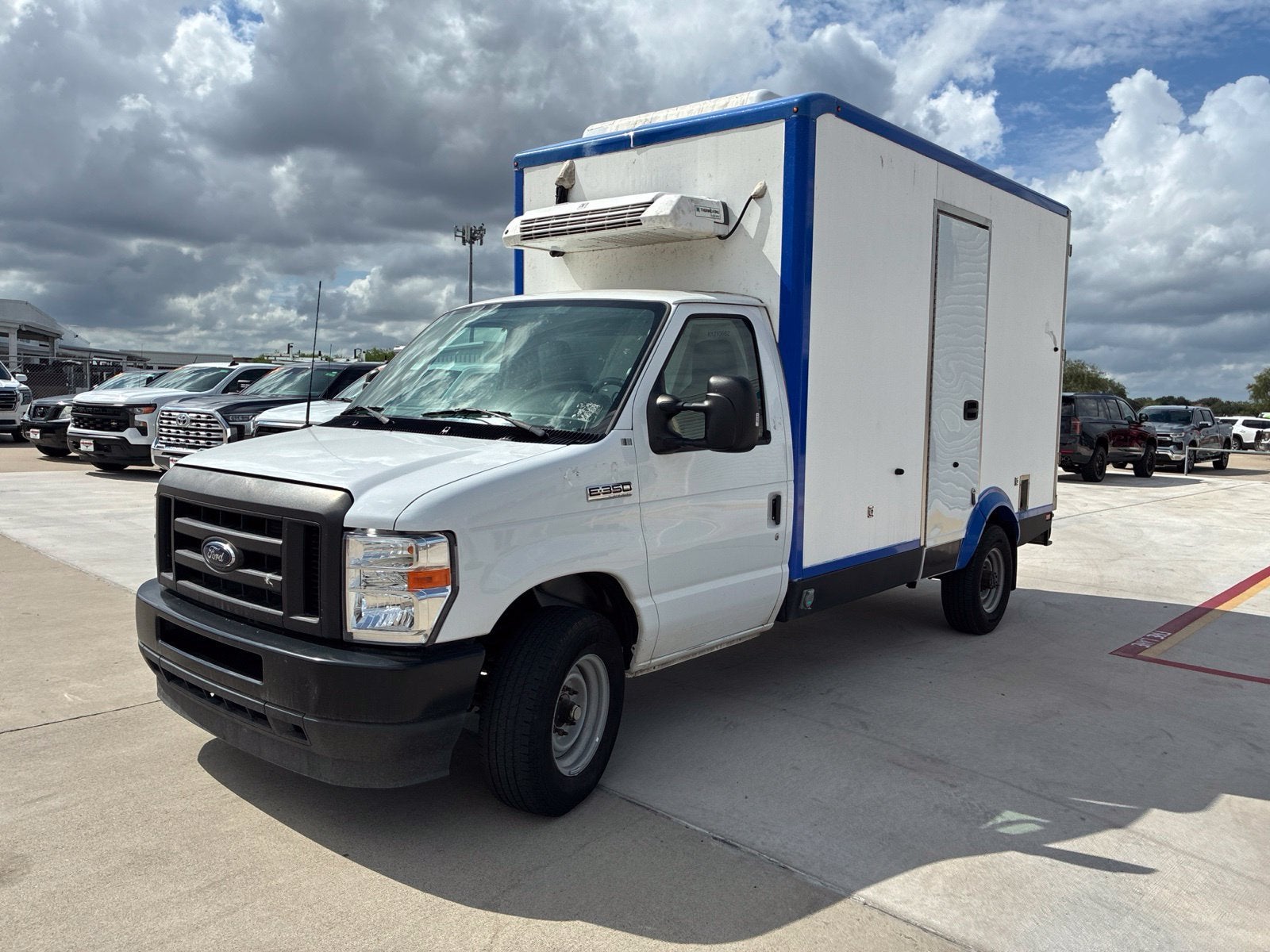 2024 FORD TRUCK E-SERIES CUTAWA Base