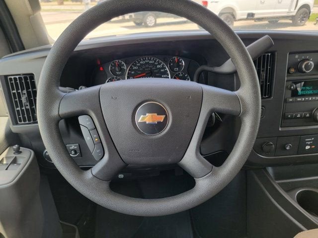 2025 Chevrolet Express Passenger 1LT