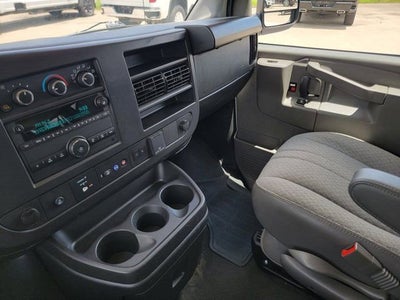 2025 Chevrolet Express Passenger 1LT