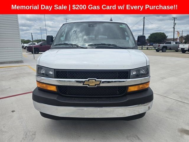 2025 Chevrolet Express Passenger 1LT
