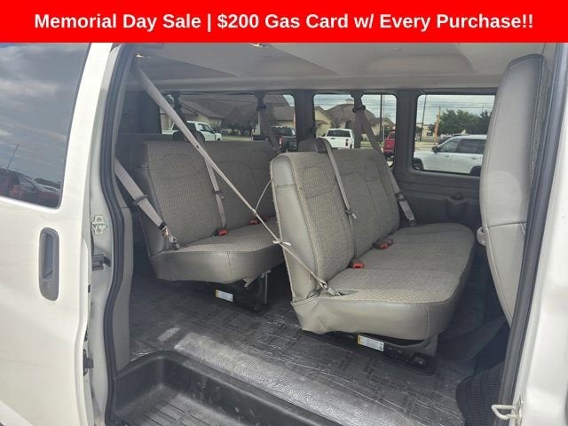 2025 Chevrolet Express Passenger 1LT