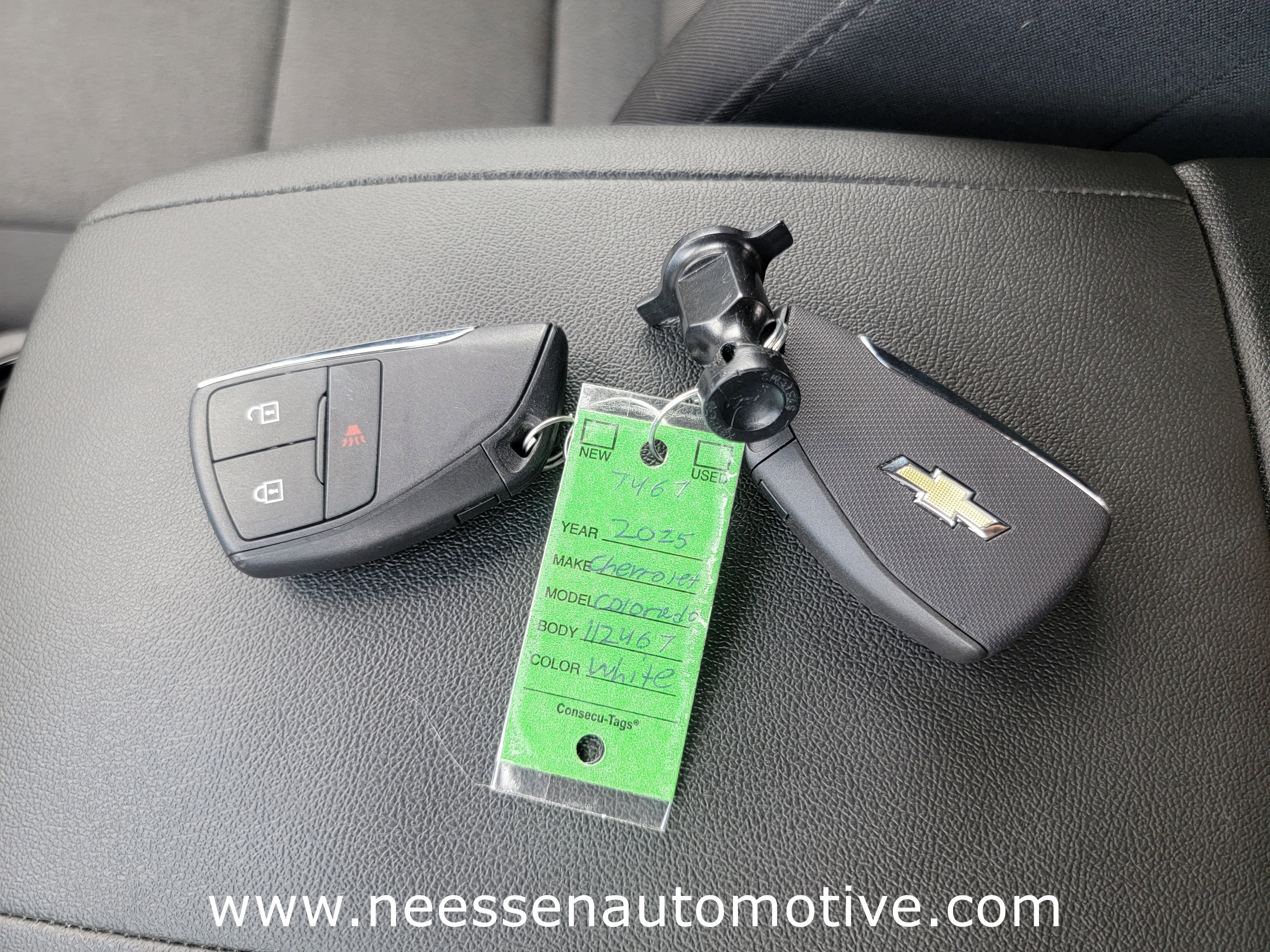 2025 Chevrolet Colorado WT/LT