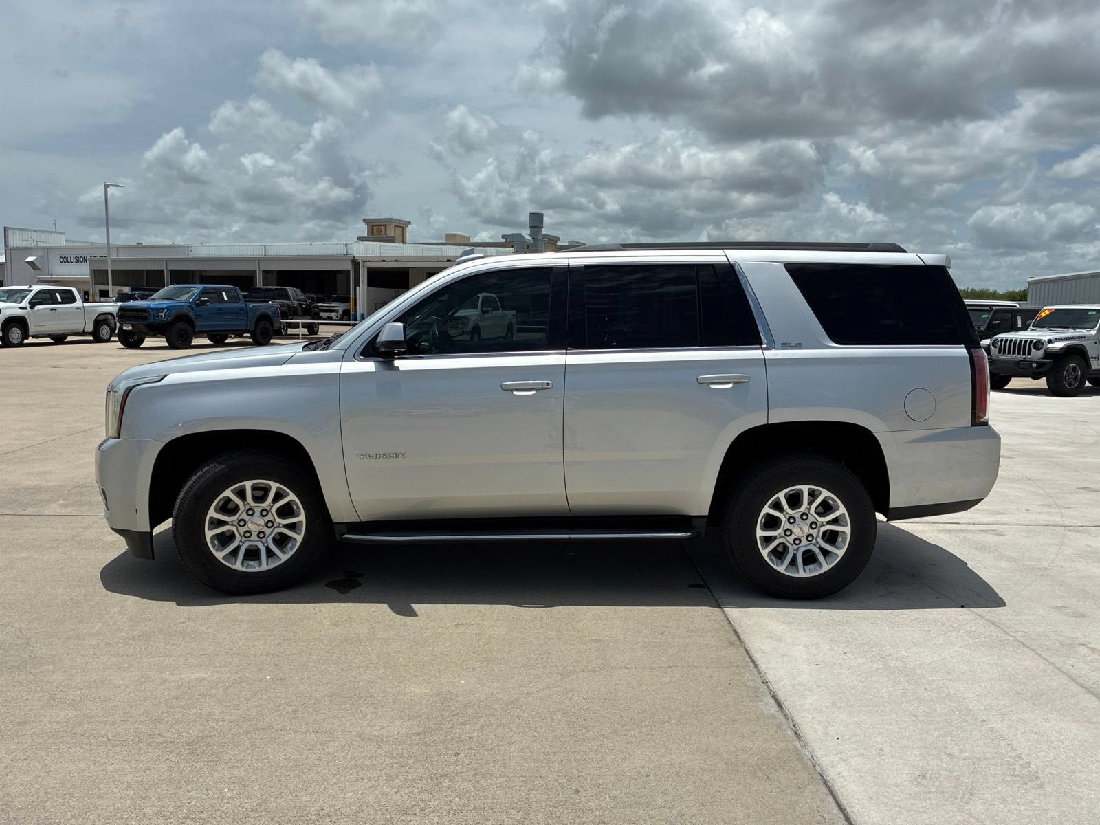 2020 GMC Yukon SLE
