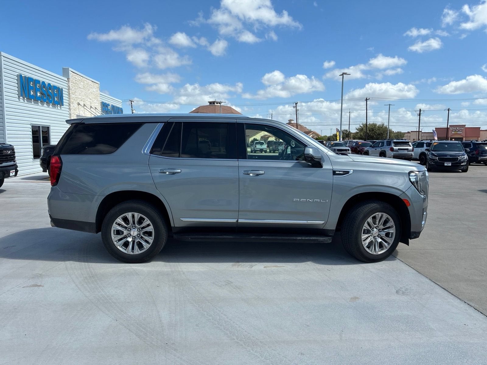 2023 GMC Yukon Denali