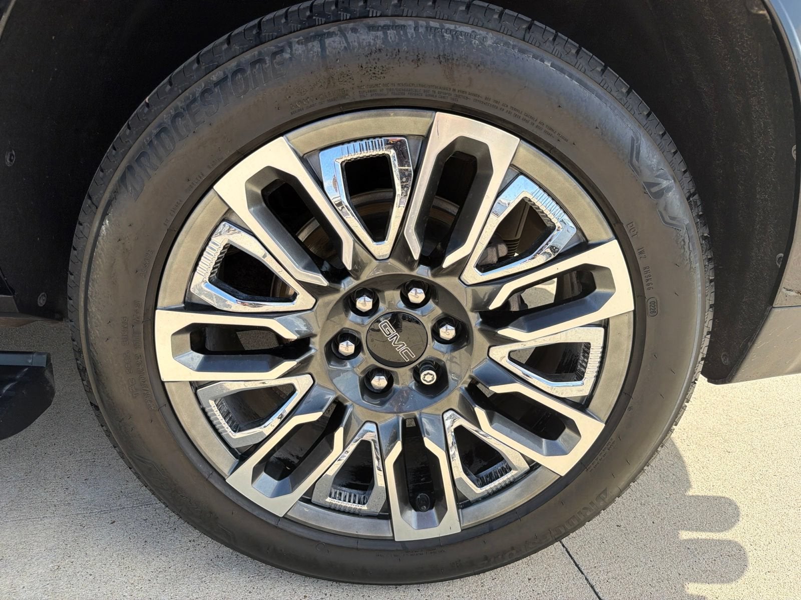 2023 GMC Yukon Denali Ultimate