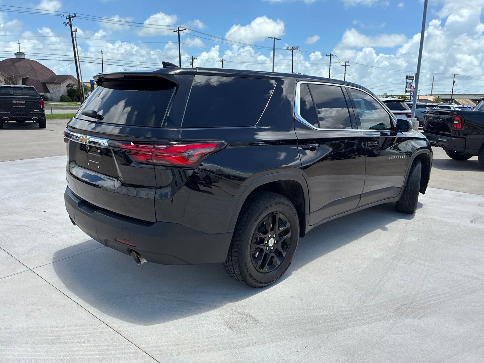 2023 Chevrolet Traverse LS
