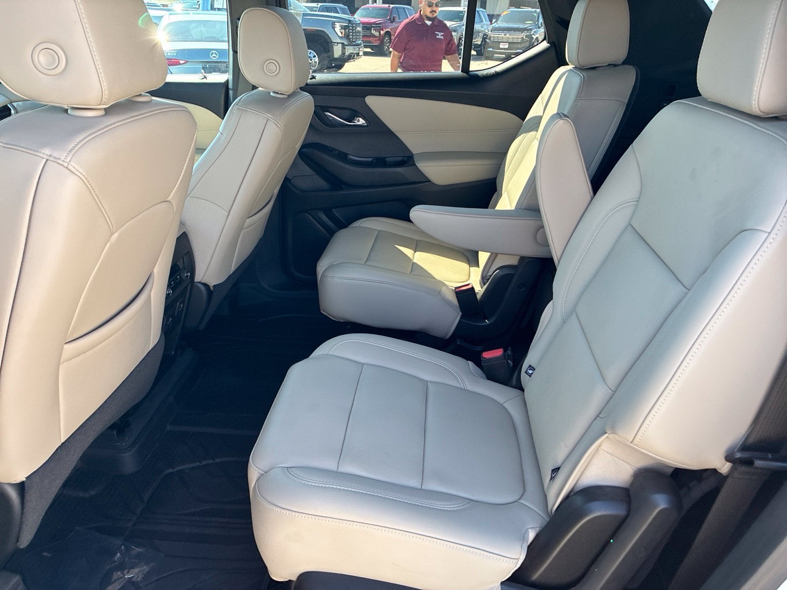 2022 Chevrolet Traverse LT Leather