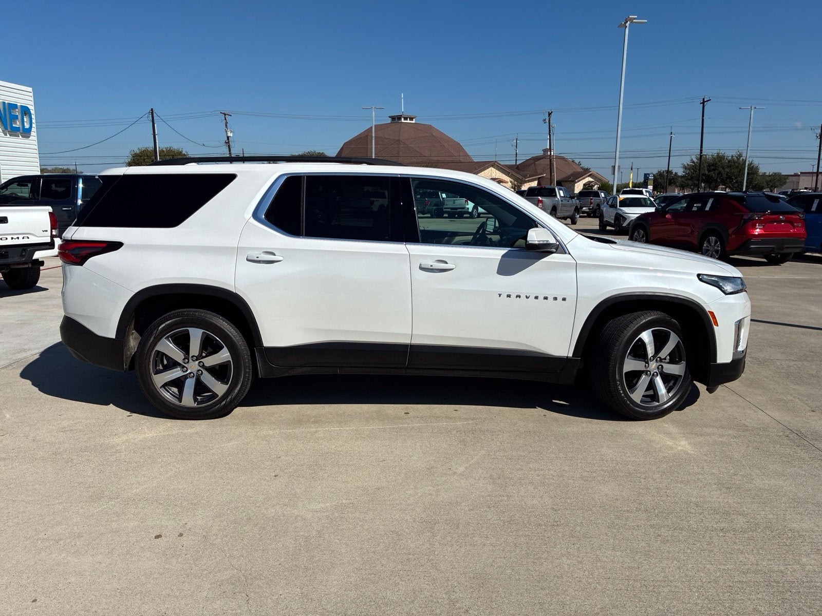 2022 Chevrolet Traverse LT Leather