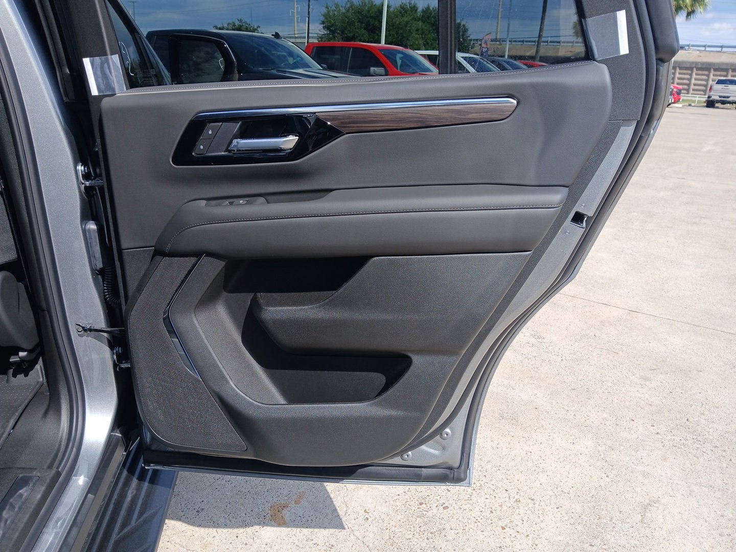 2027 Chevrolet Tahoe LS