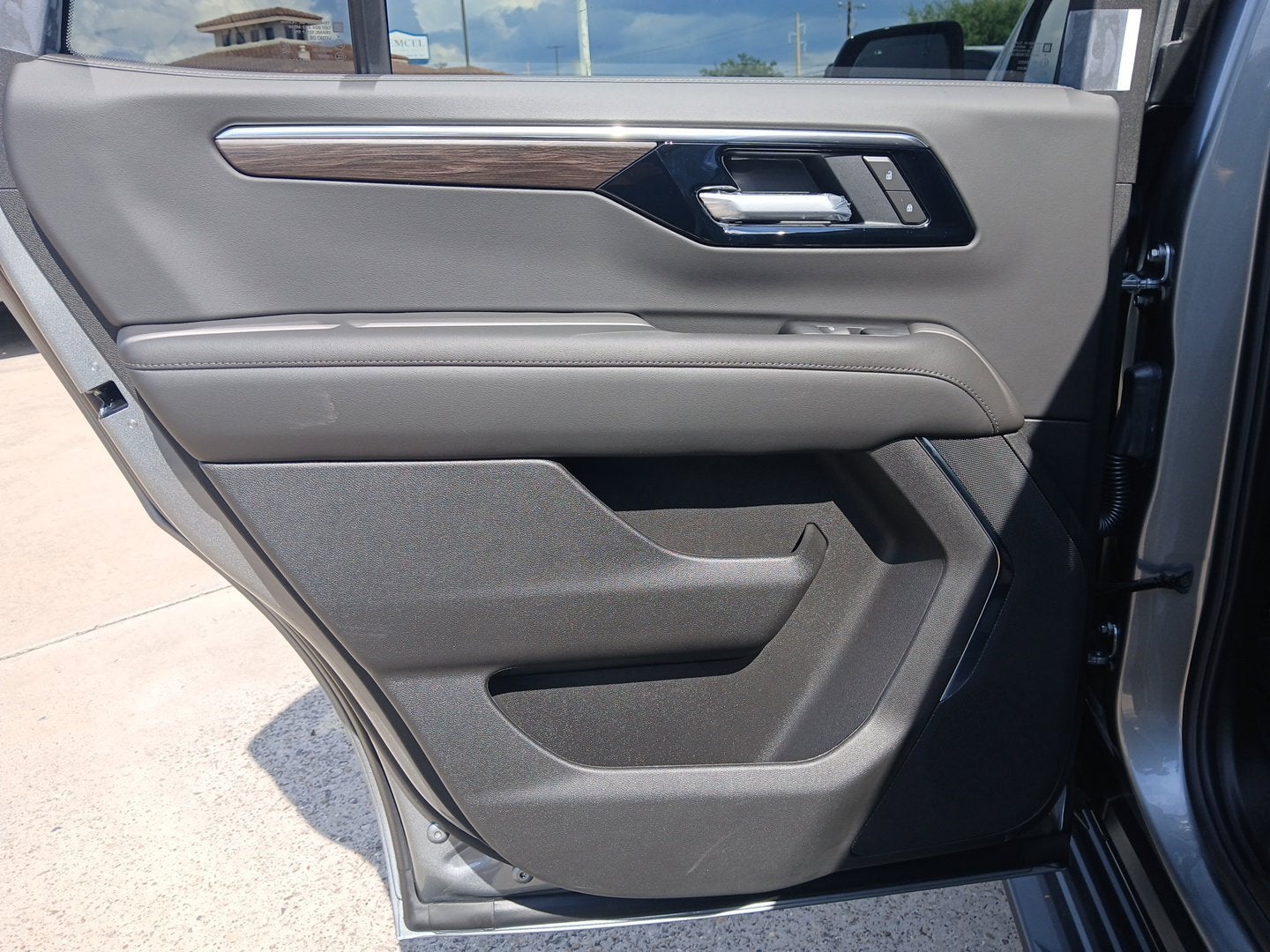 2027 Chevrolet Tahoe LS