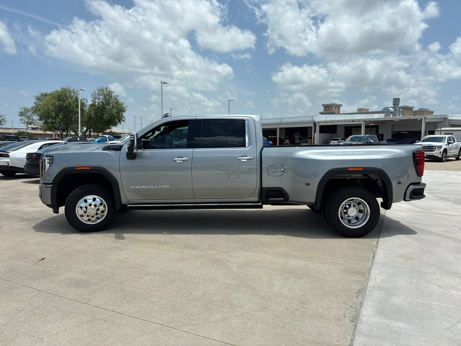 2026 GMC Sierra 3500 HD Denali Ultimate DRW