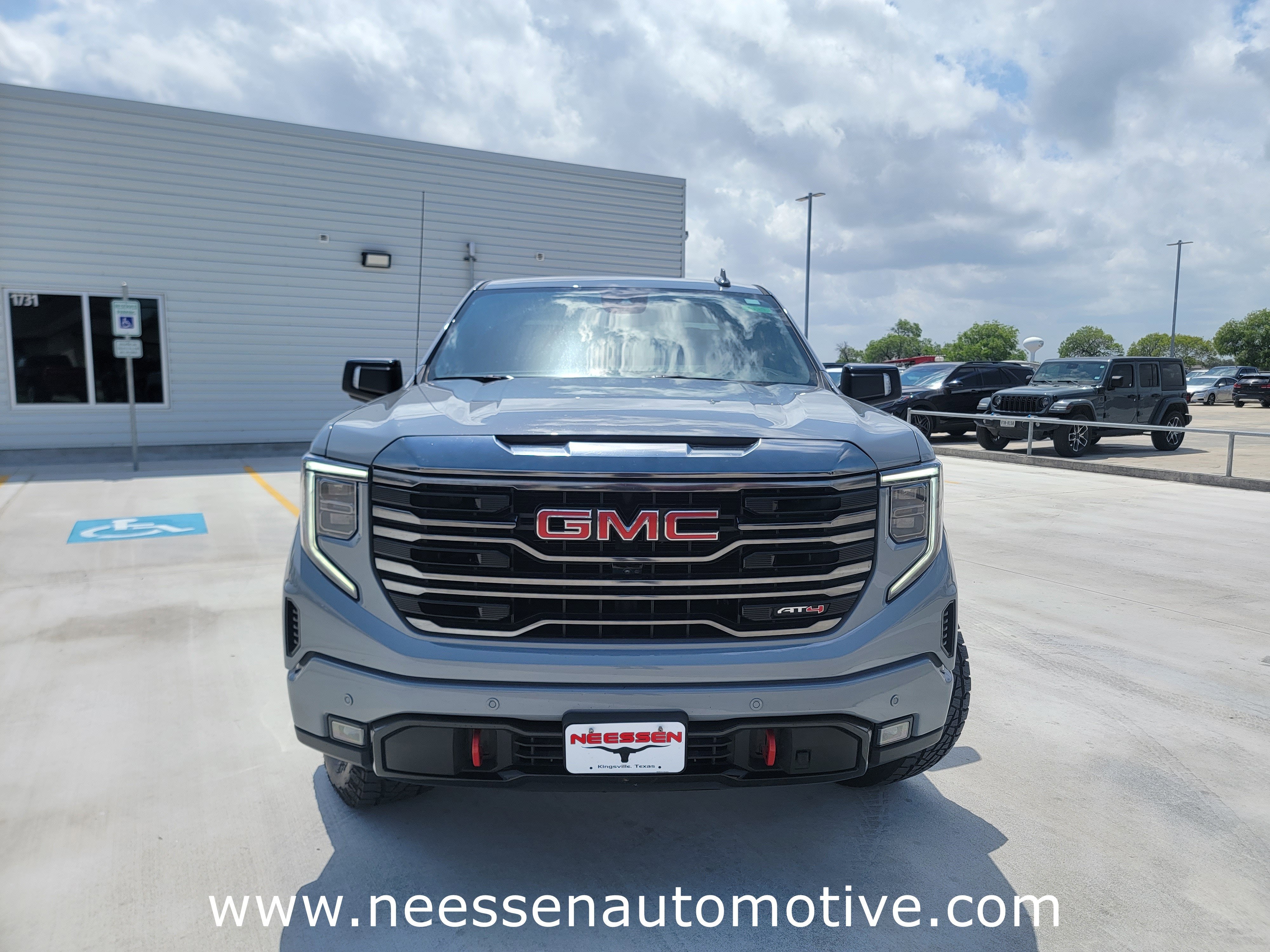 2024 GMC Sierra 1500 AT4