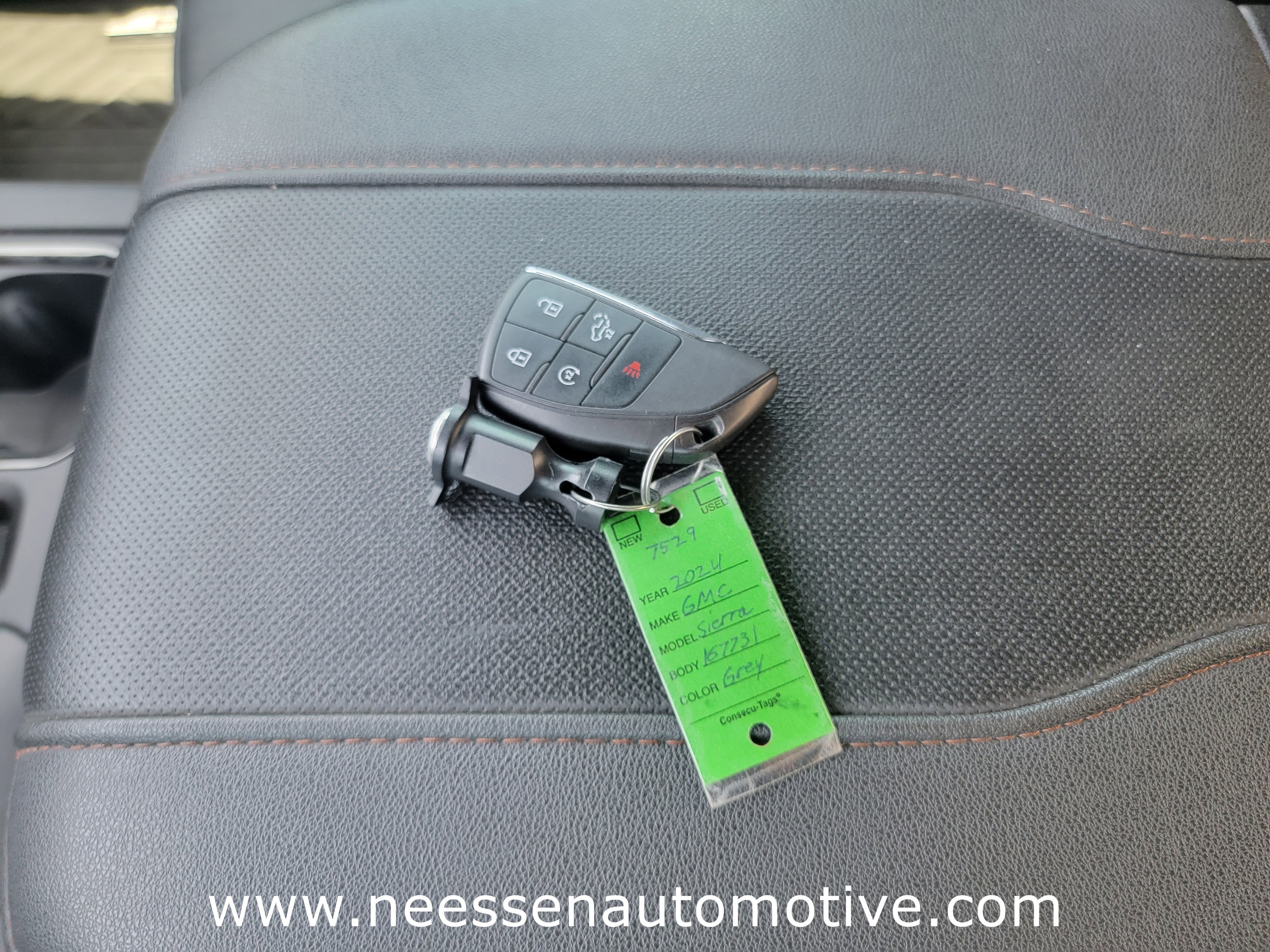 2024 GMC Sierra 1500 AT4