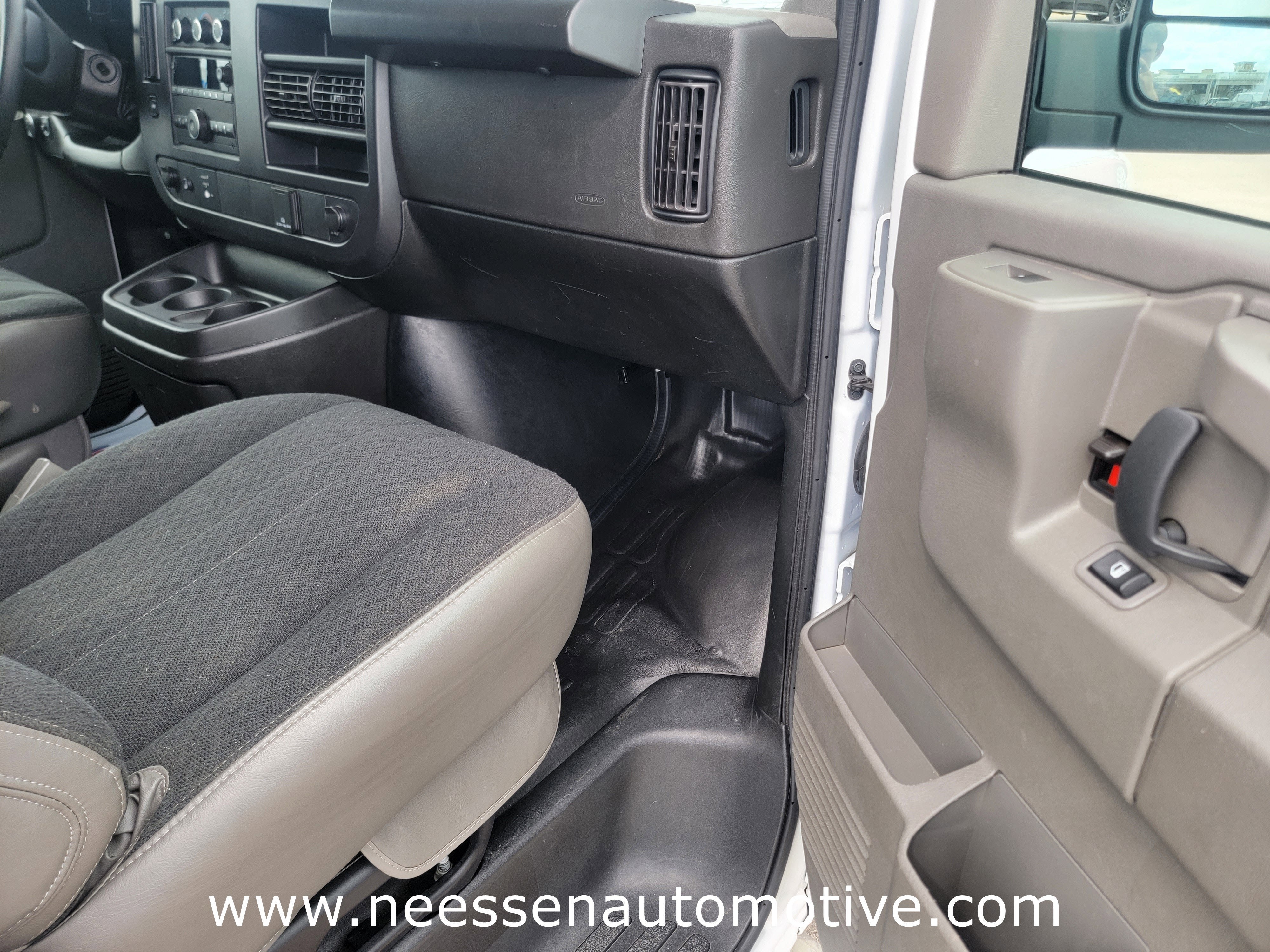 2024 GMC Savana Cargo 2500 Work Van