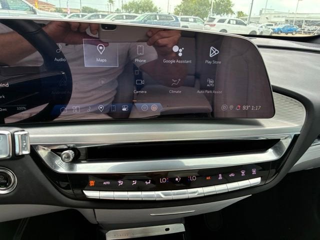 2024 Cadillac LYRIQ Luxury 1