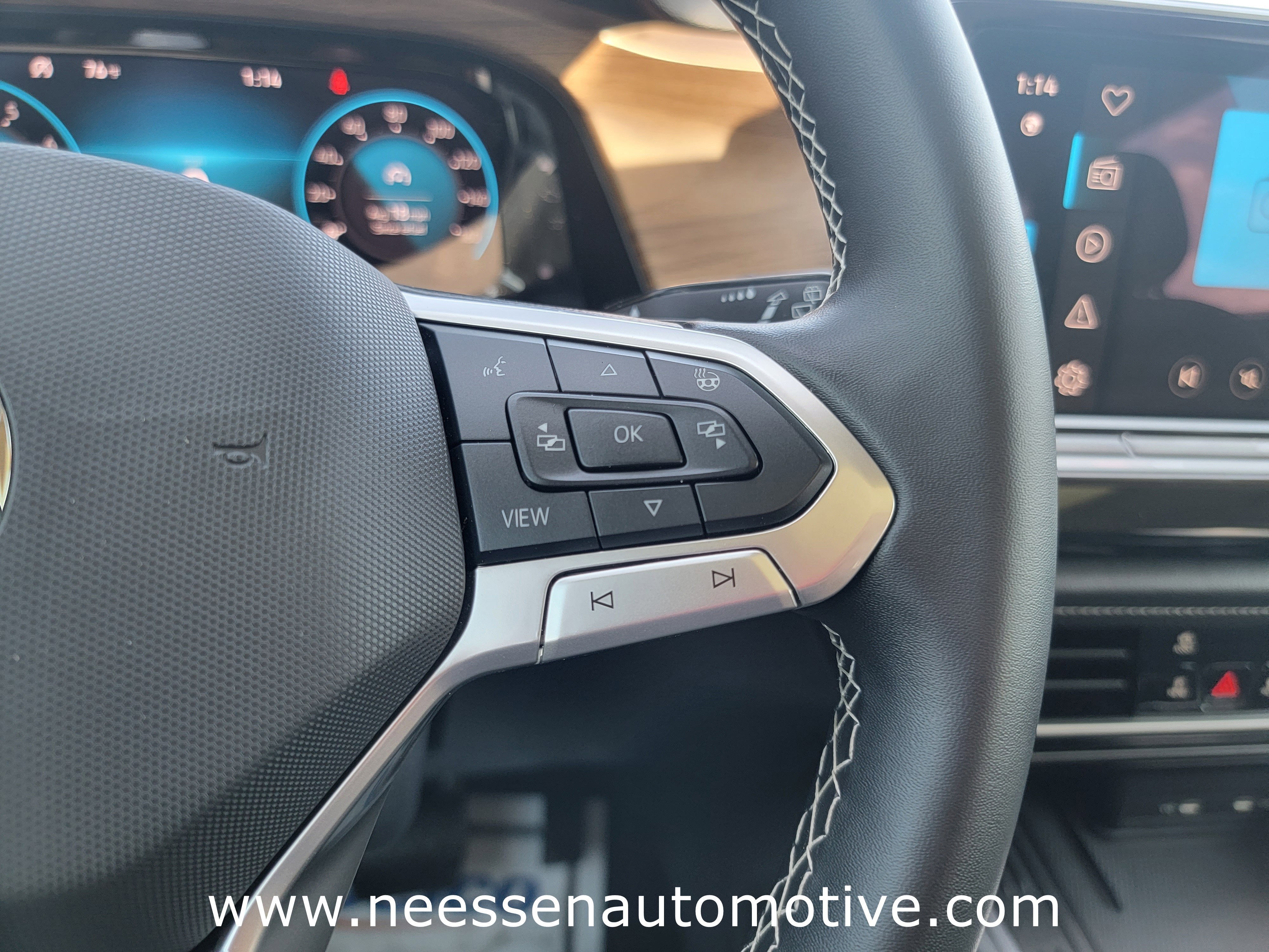 2025 Volkswagen Atlas 2.0T SE w/Technology