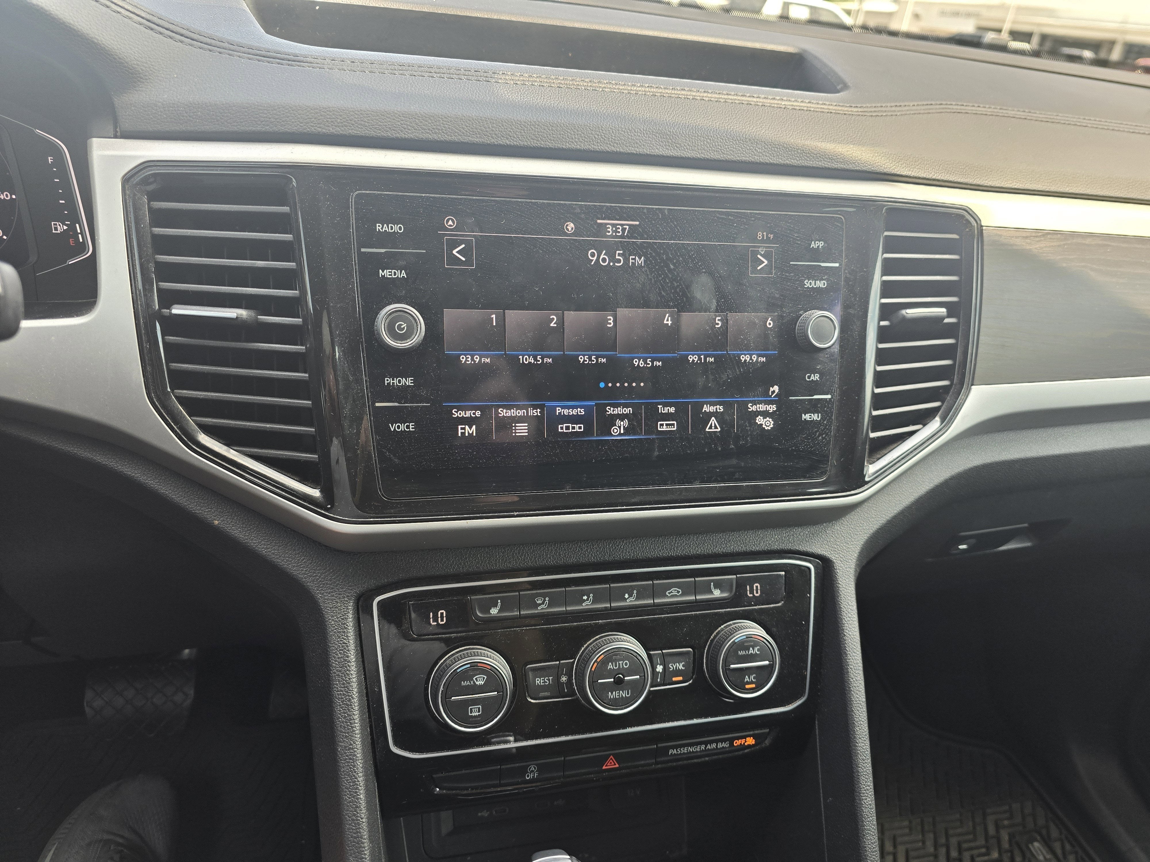 2022 Volkswagen Atlas 3.6L V6 SE w/Technology