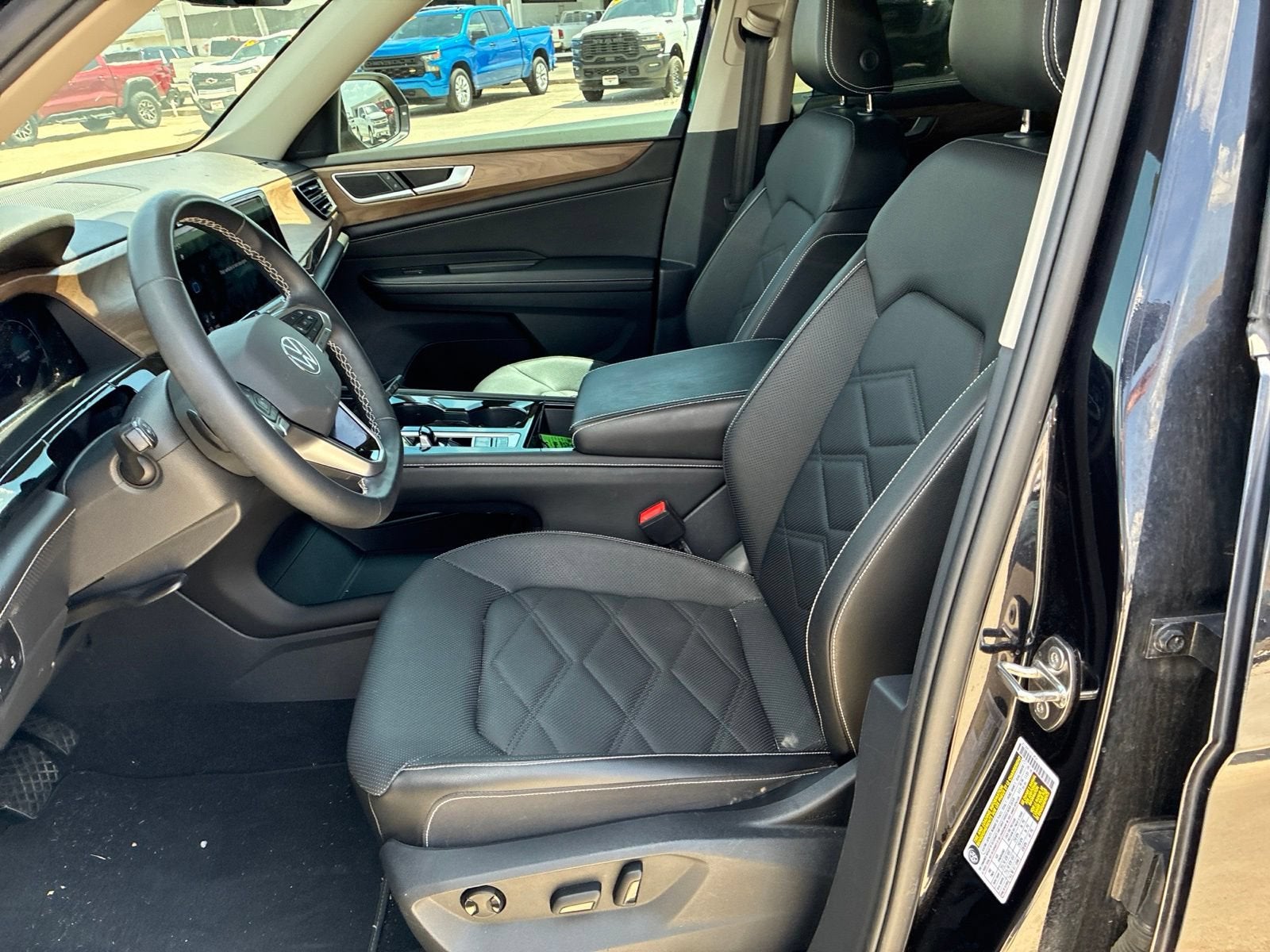 2024 Volkswagen Atlas 2.0T SE w/Technology