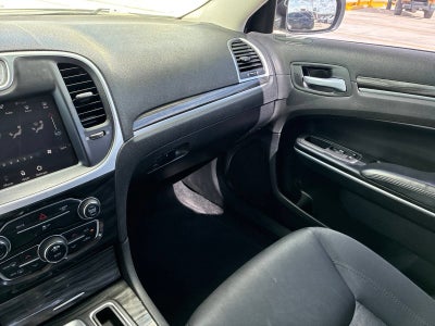 2022 Chrysler 300 Touring