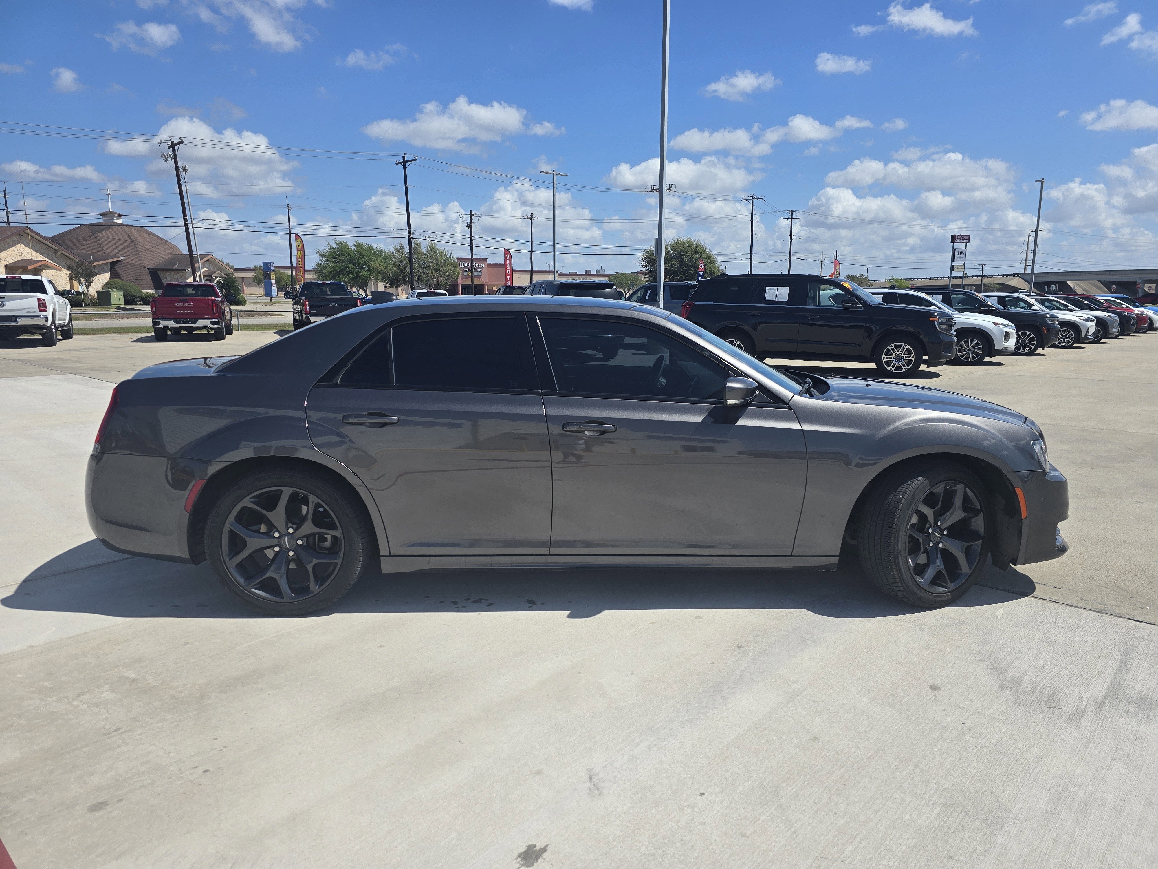 2022 Chrysler 300 Touring L