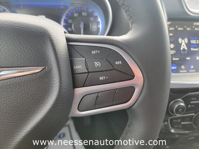 2022 Chrysler 300 Touring L