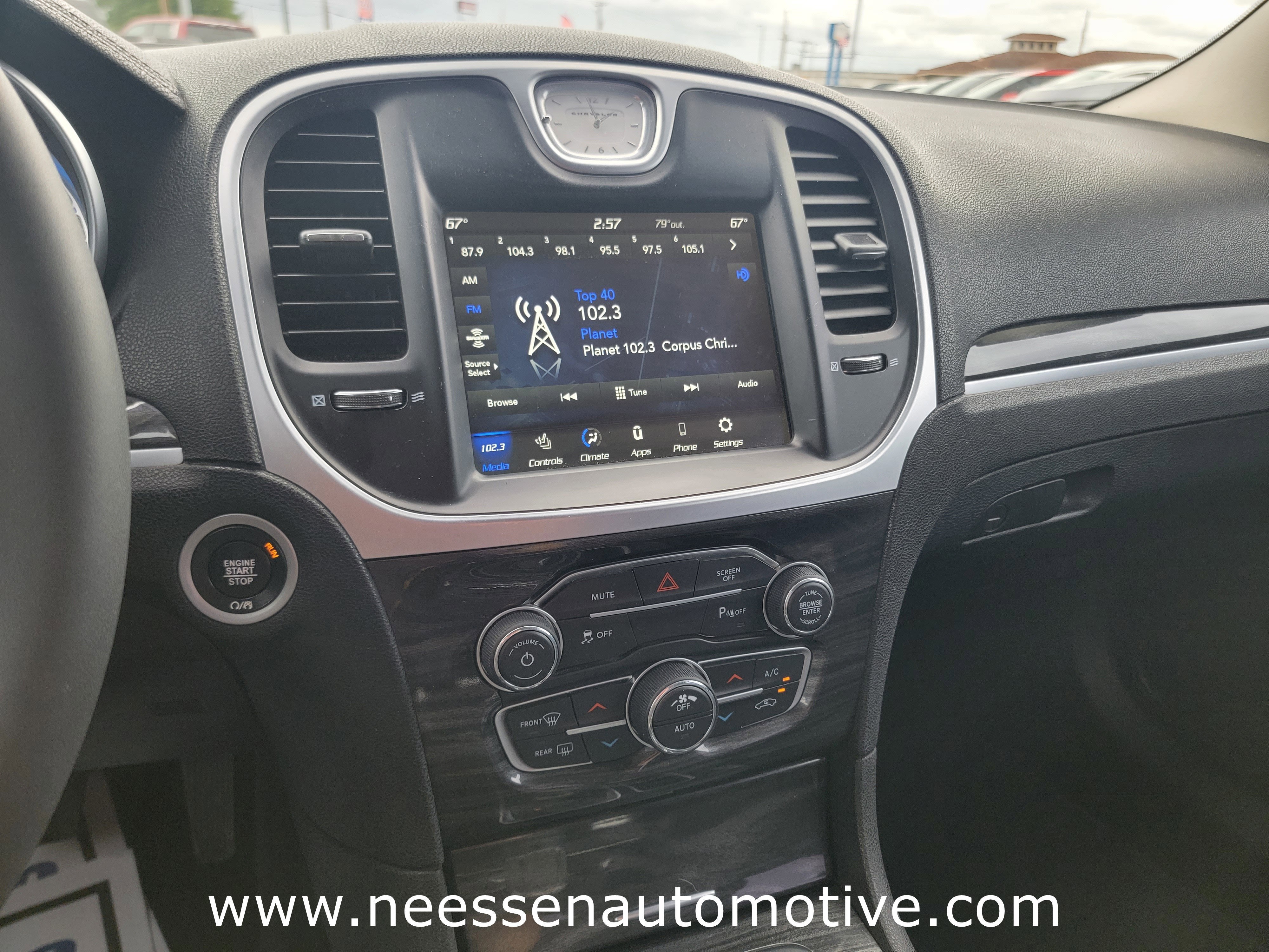 2022 Chrysler 300 Touring L