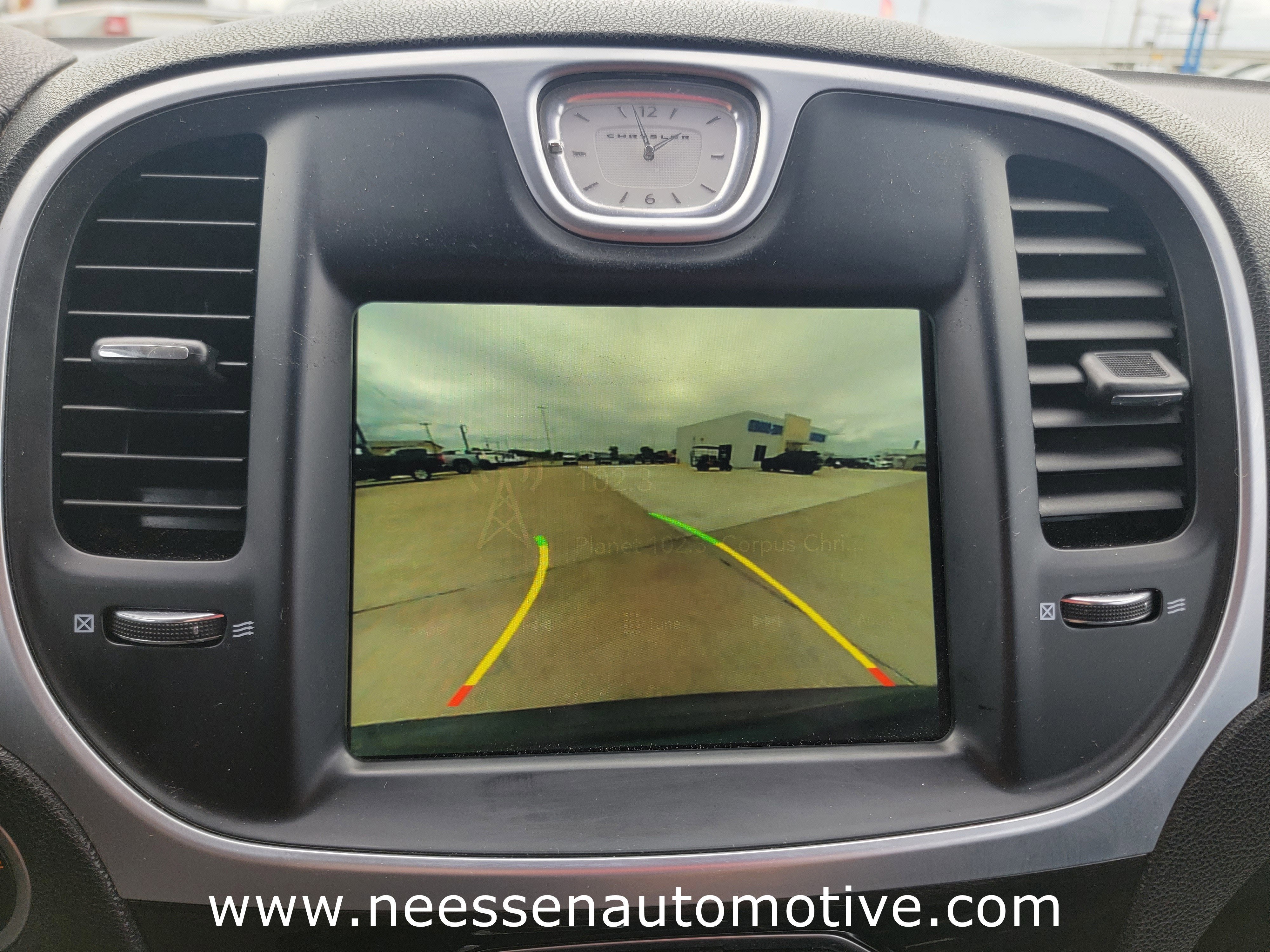 2022 Chrysler 300 Touring L