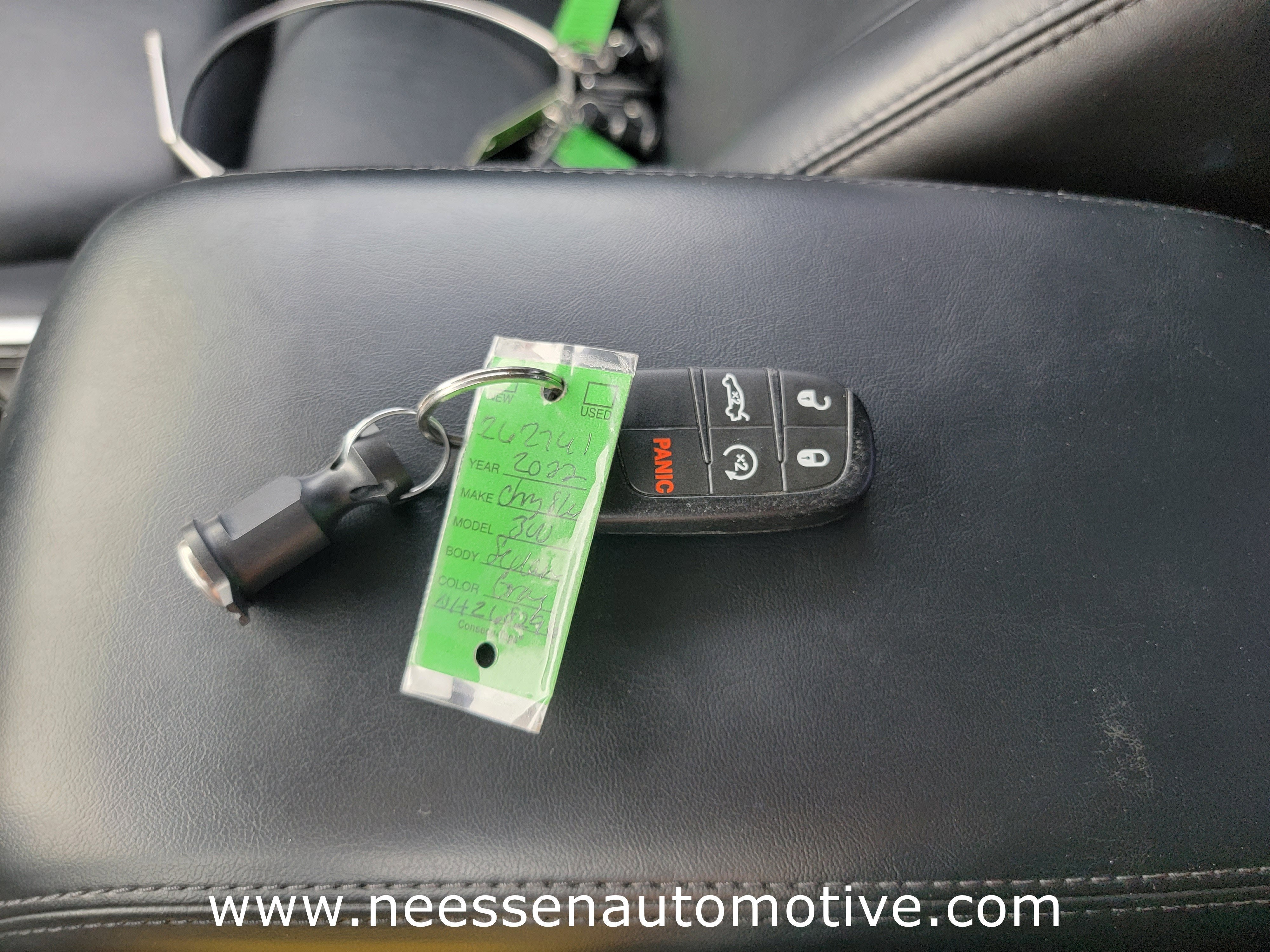 2022 Chrysler 300 Touring L