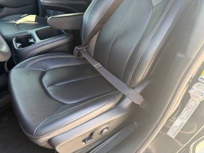 2025 Chrysler Pacifica Hybrid Select