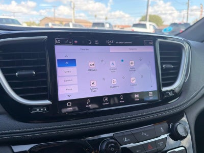 2025 Chrysler Pacifica Hybrid Select