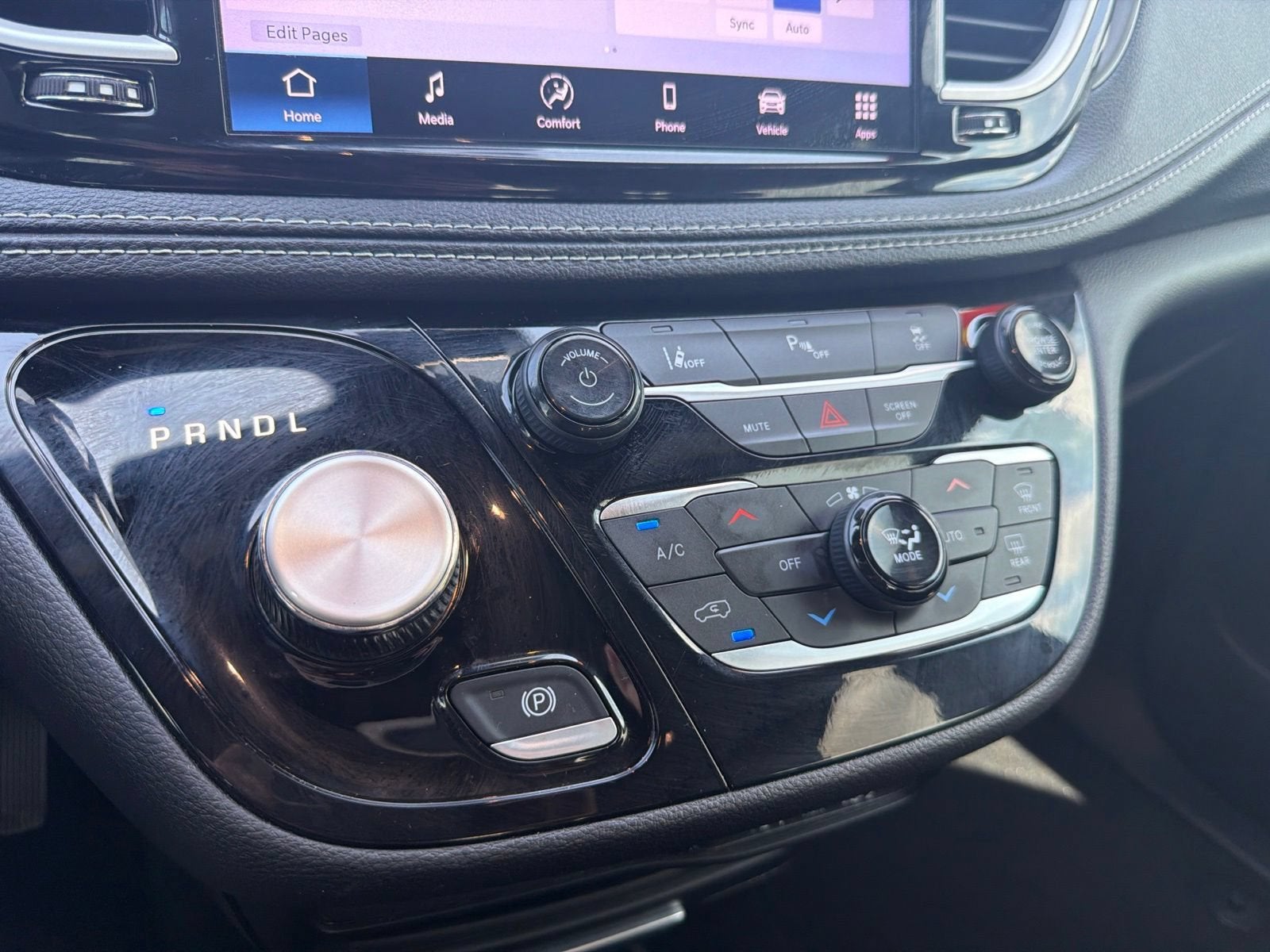 2025 Chrysler Pacifica Hybrid Select