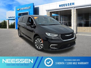 2025 Chrysler Pacifica Hybrid Select
