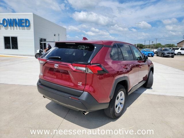 2024 Toyota RAV4 LE