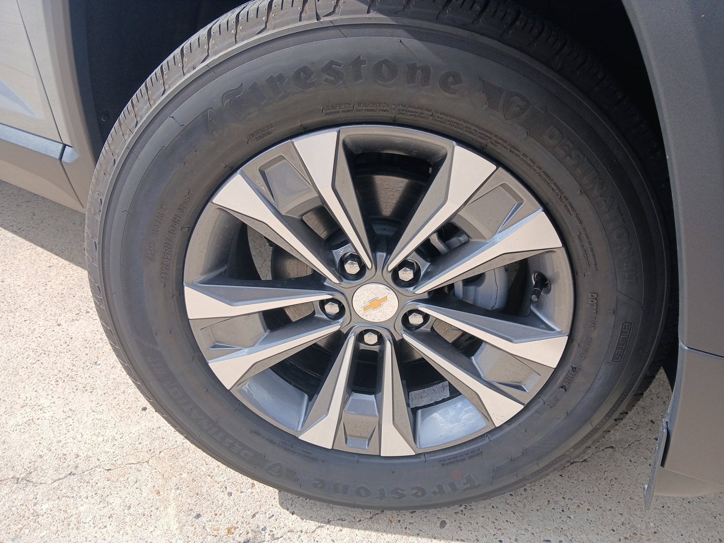 2027 Chevrolet Equinox LT - Photo 7