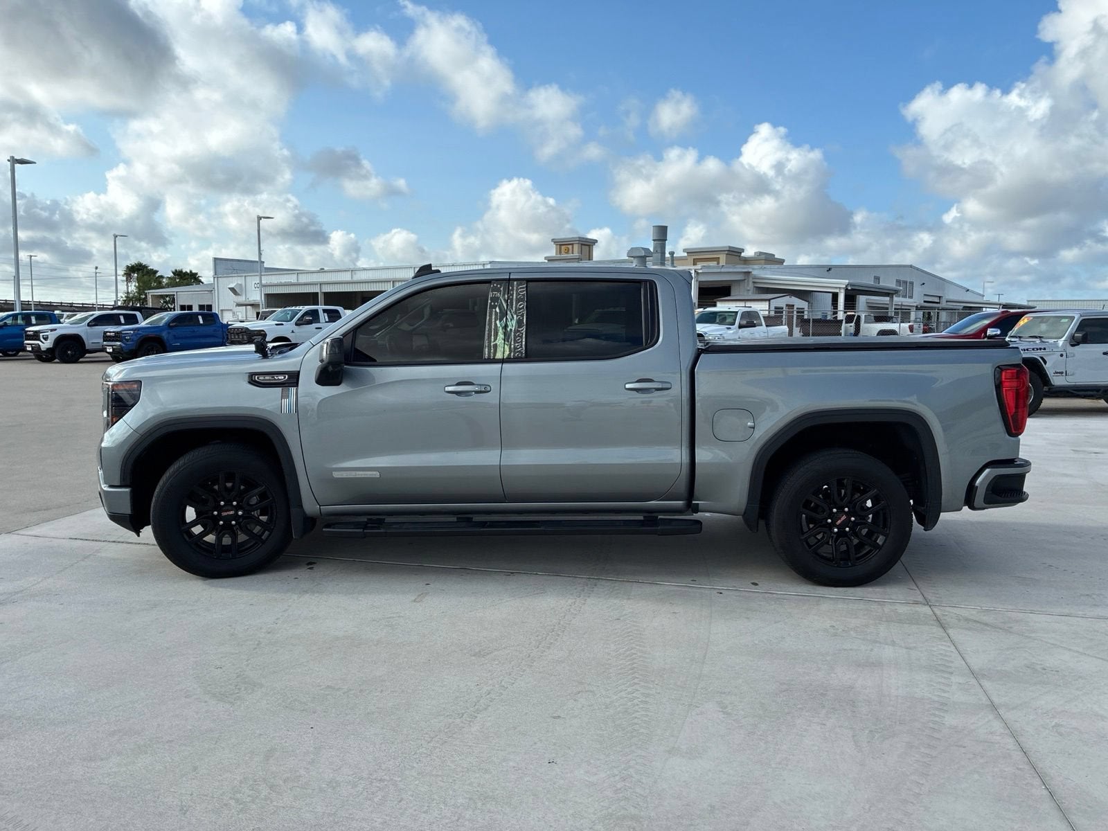 2023 GMC Sierra 1500 Elevation