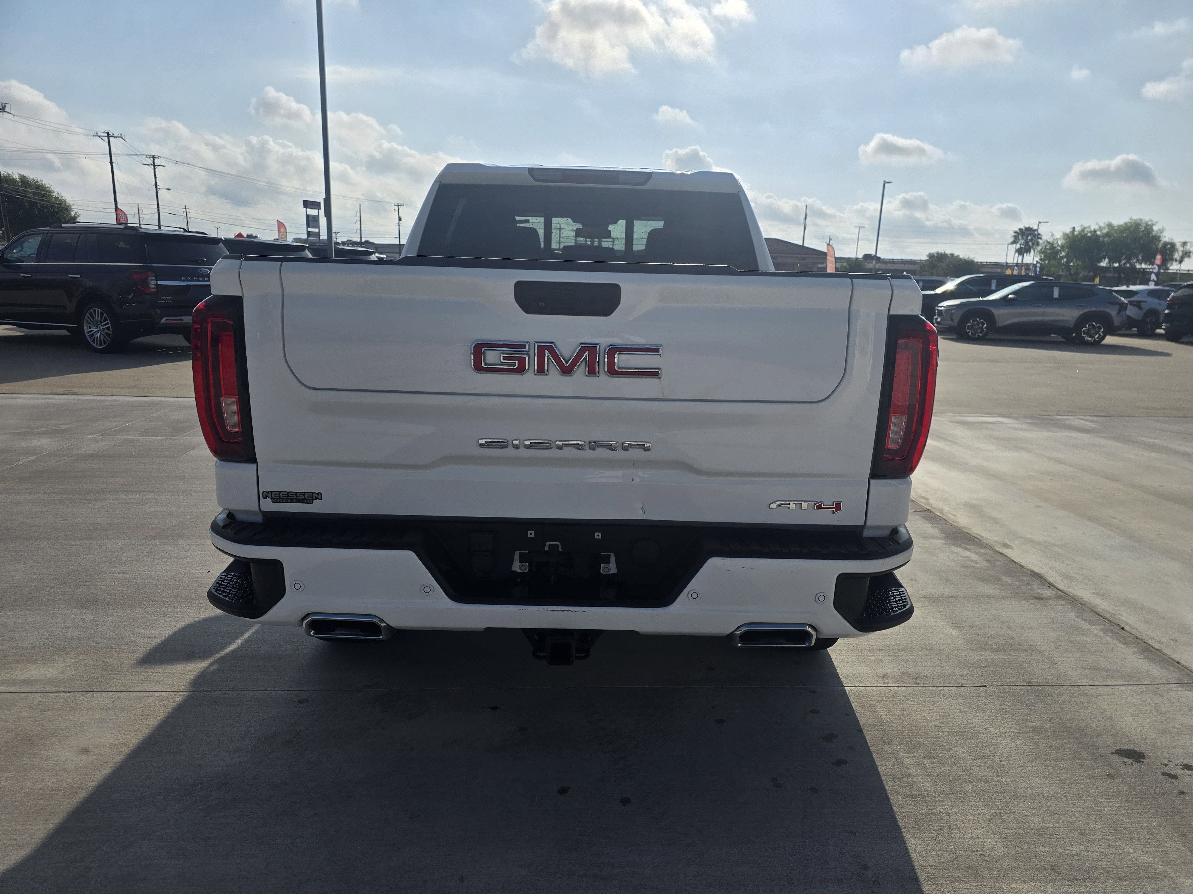 2023 GMC Sierra 1500 AT4