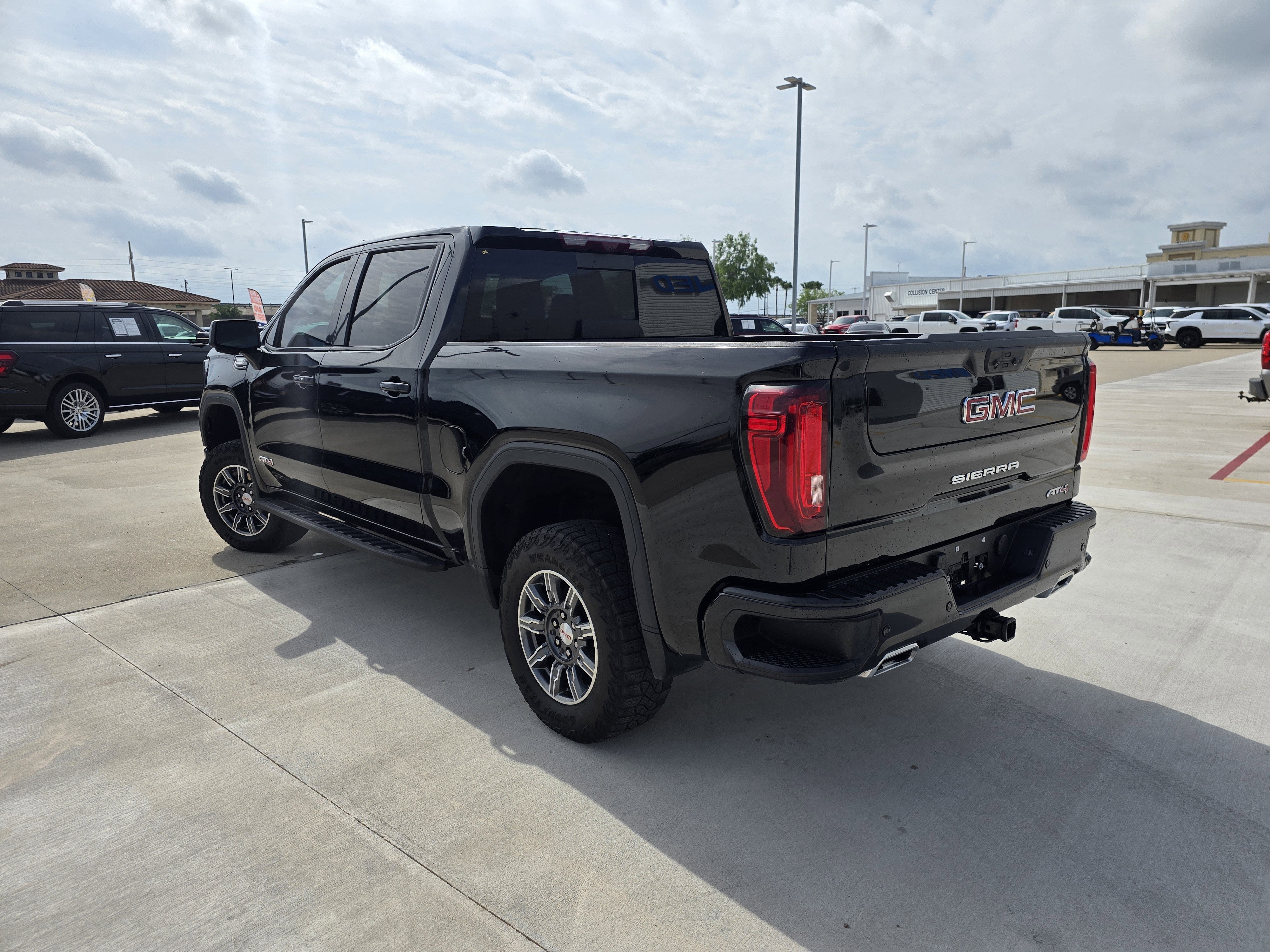 2024 GMC Sierra 1500 AT4