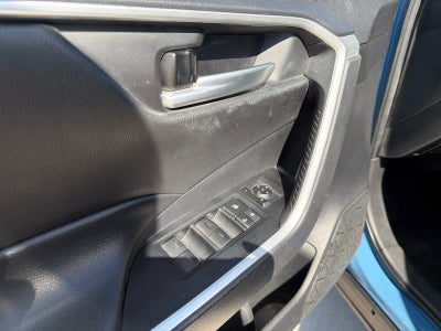2023 Toyota RAV4 Hybrid SE