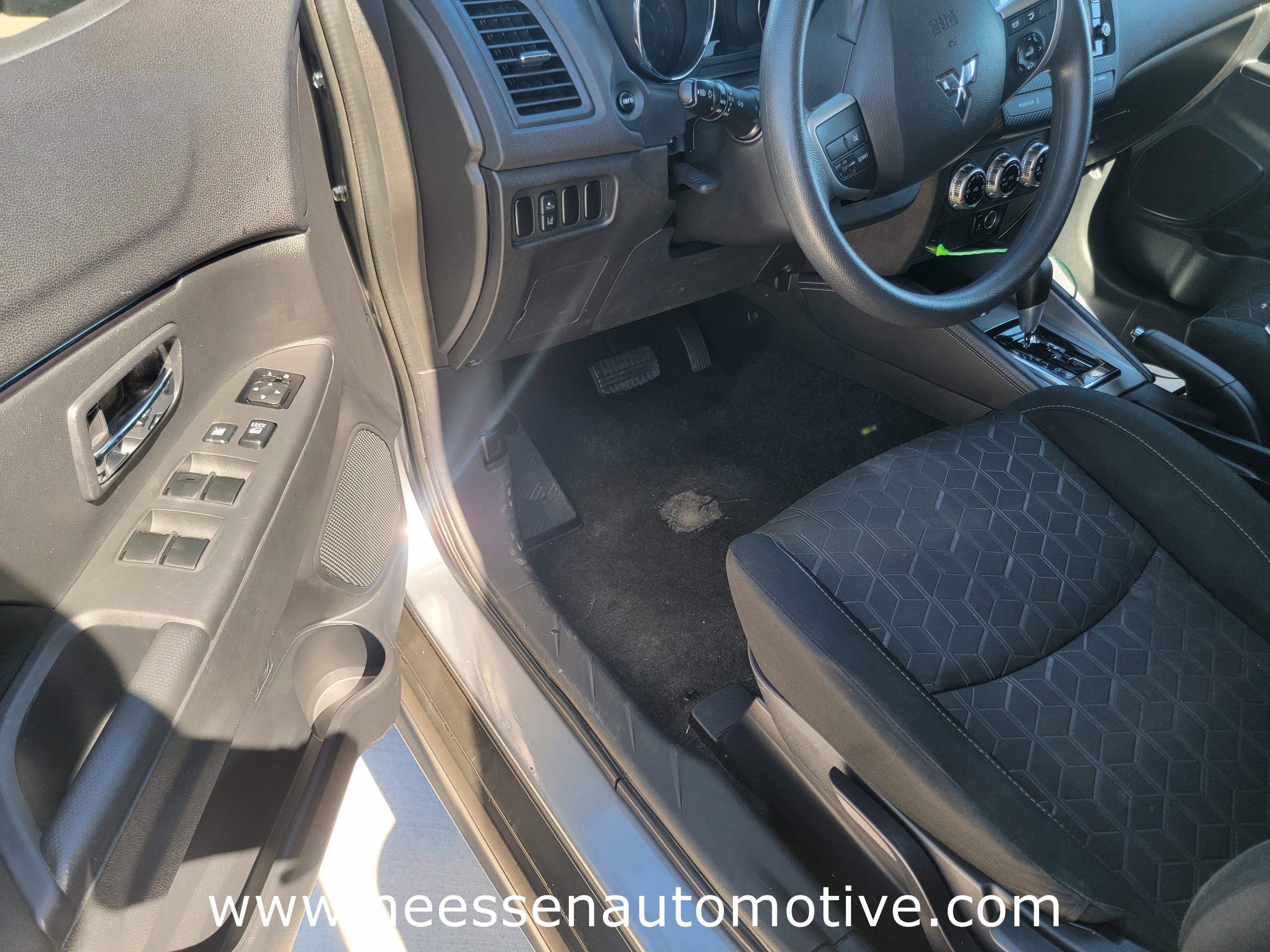 2024 Mitsubishi Outlander Sport S