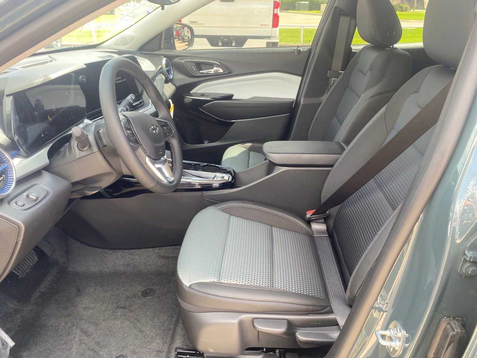2026 Chevrolet Trax LT - Photo 18