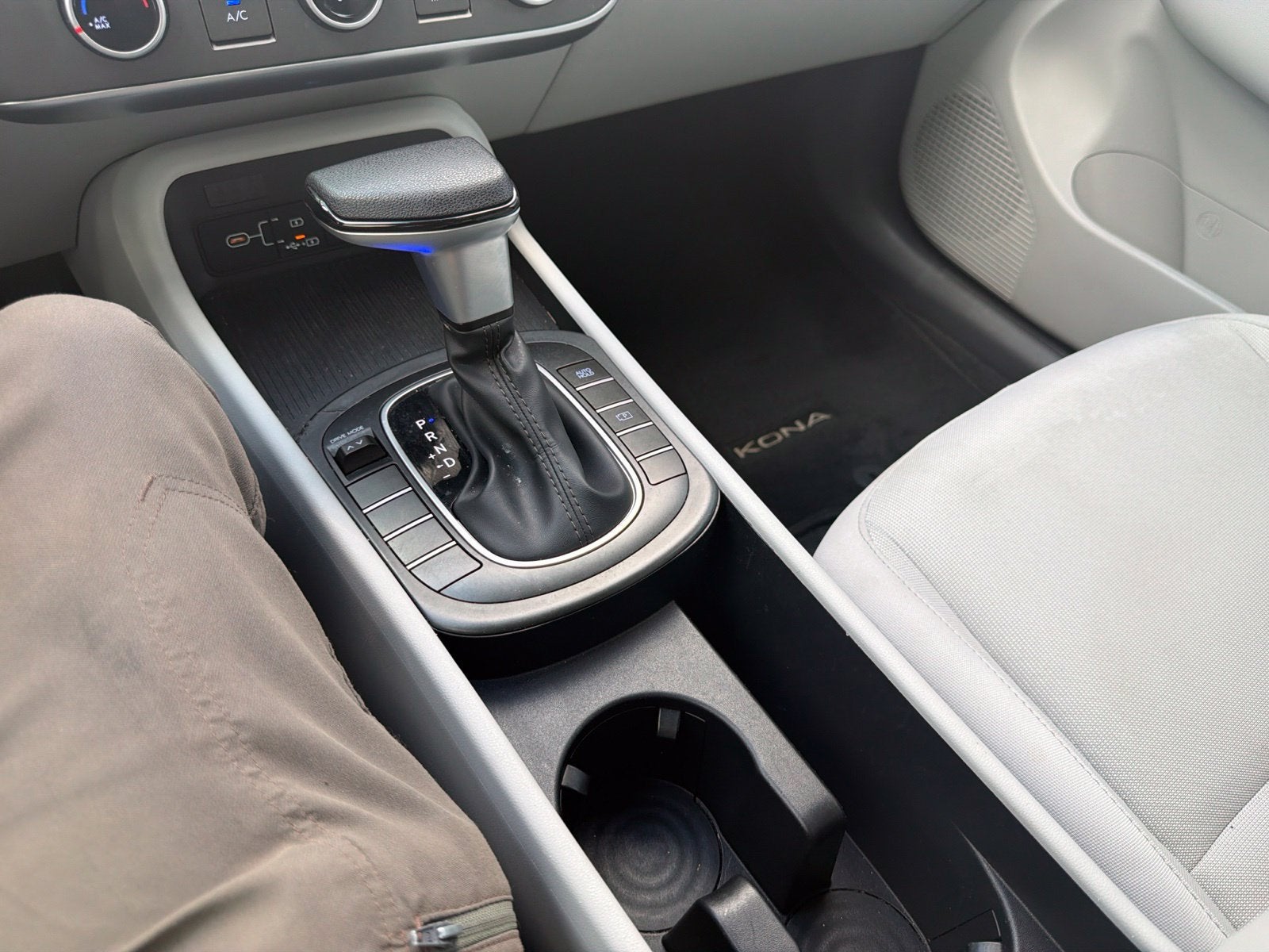 2025 Hyundai Kona SE