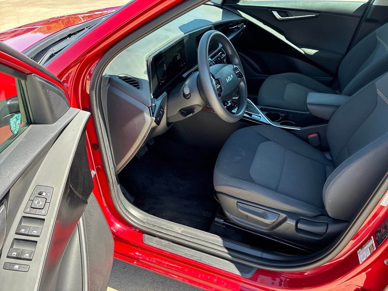 2024 Kia Niro LX