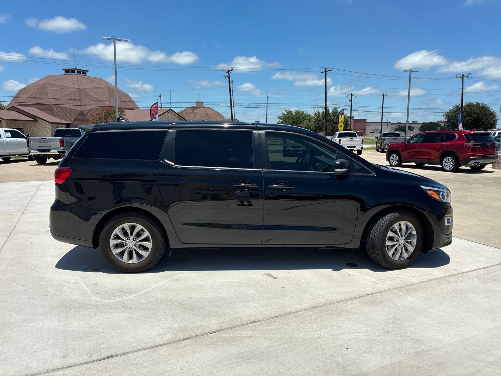 Used 2021 Kia Sedona LX with VIN KNDMB5C18M6673716 for sale in Kingsville, TX