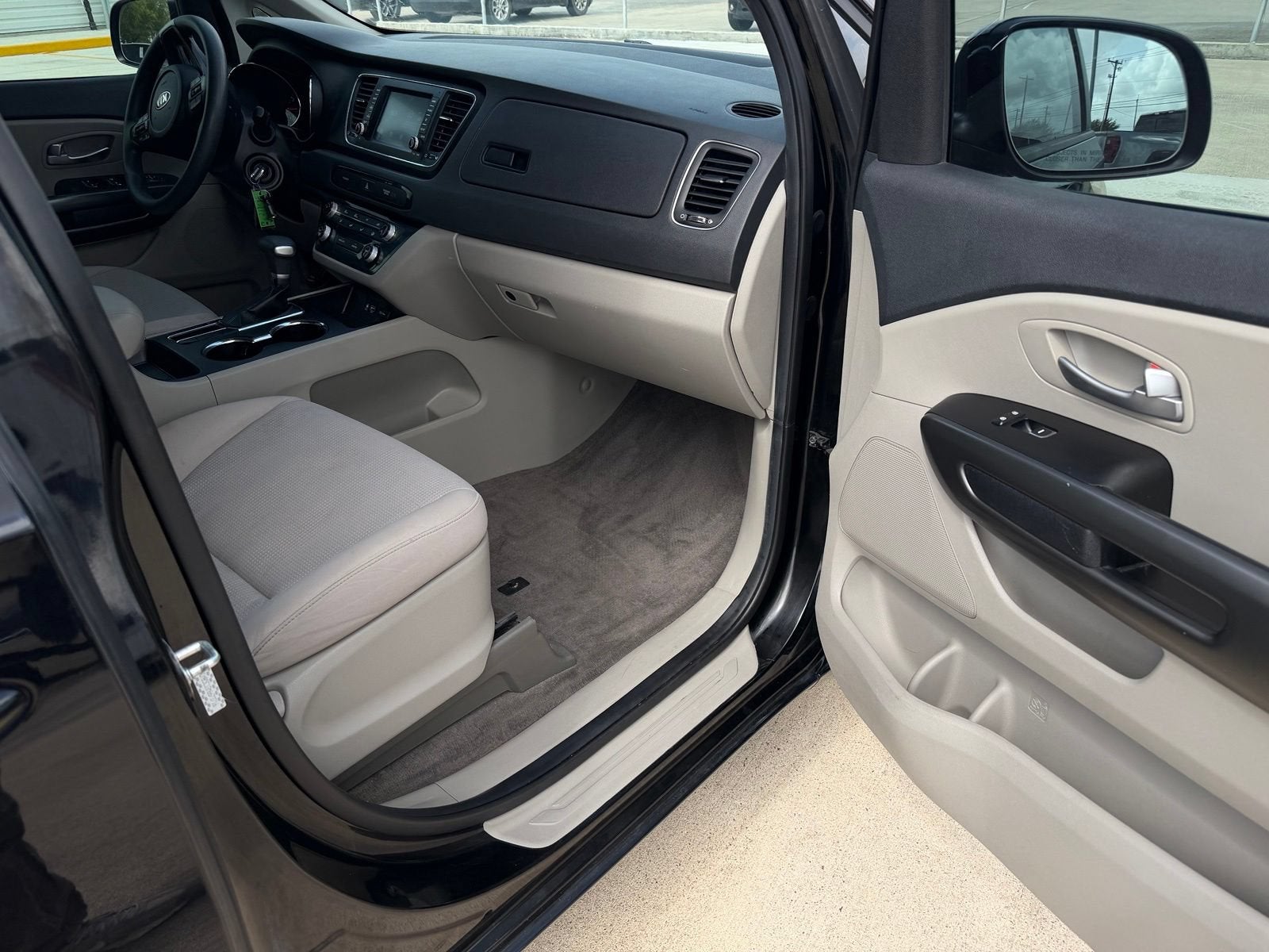 2021 Kia Sedona LX