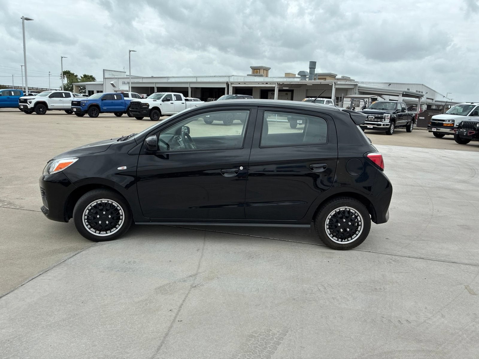 2024 Mitsubishi Mirage ES