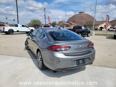 2018 Buick Regal Sportback Essence