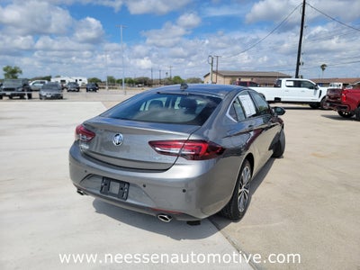 2018 Buick Regal Sportback Essence
